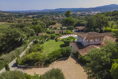Maison &agrave; vendre &agrave; GRIMAUD  - 10 pi&egrave;ces - 390 m&sup2; 