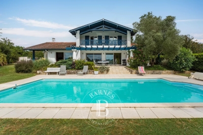 Maison à vendre à ARBONNE  - 7 pièces - 217 m² 