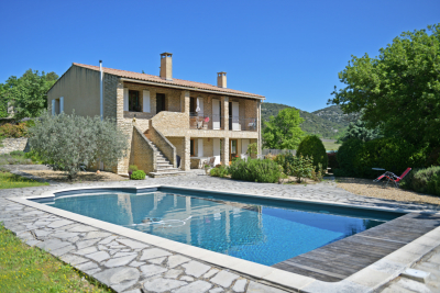 Maison à vendre à MURS Montfavet Pericentre - 7 pièces - 180 m² 