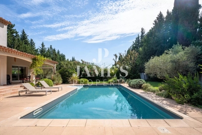 Maison à vendre à FONTVIEILLE Longchamp - 5 pièces - 295 m² 