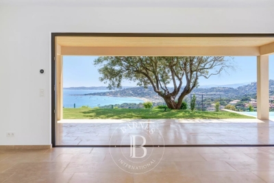 House for sale in STE-MAXIME Le Capet - 5 rooms - 190 m² 