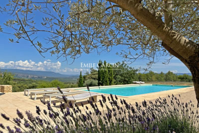 Maison à vendre à JOUCAS Montfavet Pericentre - 8 pièces - 275 m² 