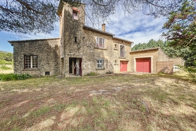 Maison à vendre à MAUBEC  - 7 pièces - 147 m² 