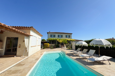 Maison à vendre exterieur et forage var