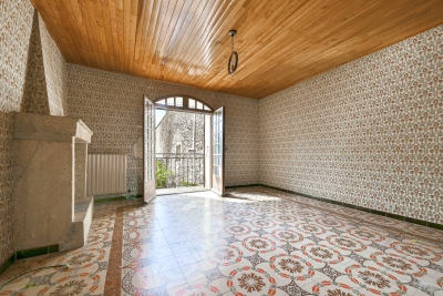 Maison à vendre à UZÈS Saint-Maximin - 9 pièces - 257 m² 