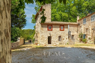 Maison à vendre à PUYRICARD La Jarre-Roy d'Espagne - 15 pièces - 1338 m² 