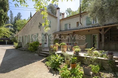 Maison &agrave; vendre &agrave; GRASSE  - 7 pi&egrave;ces - 177 m&sup2; 