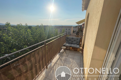 Appartement à louer à ROQUEBRUNE-SUR-ARGENS Extension Annees 80-90 - 2 pièces - 43 m² 