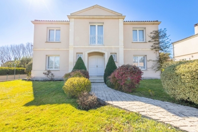 Maison &agrave; vendre &agrave; GRADIGNAN  - 7 pi&egrave;ces - 188 m&sup2; 