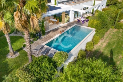 Maison à vendre à ANTIBES Lagare - 6 pièces - 306 m² 