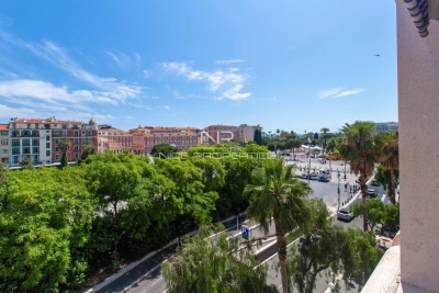 Apartment for sale in NICE Cimiez - 2 rooms - 57 m&sup2; 