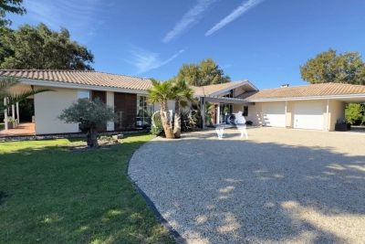 Maison &agrave; vendre &agrave; BISCARROSSE  - 7 pi&egrave;ces - 329 m&sup2; 