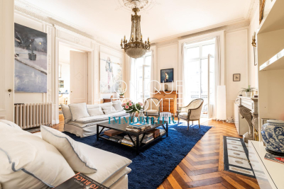 Apartment for sale in BORDEAUX  - 6 rooms - 185 m² 