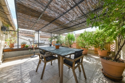 Maison à vendre à UZÈS  - 7 pièces - 182 m² 