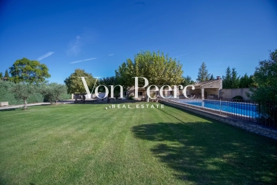 Maison à vendre à EYGALIÈRES  - 8 pièces - 207 m² 