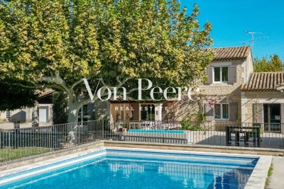 Maison &agrave; vendre &agrave; EYGALIÈRES  - 8 pi&egrave;ces - 207 m&sup2; 