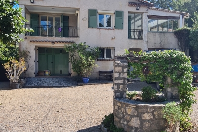 Appartement &agrave; louer &agrave; VENCE  - 5 pi&egrave;ces - 140 m&sup2; 