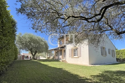 Maison &agrave; vendre &agrave; LE BARROUX  - 6 pi&egrave;ces - 320 m&sup2; 