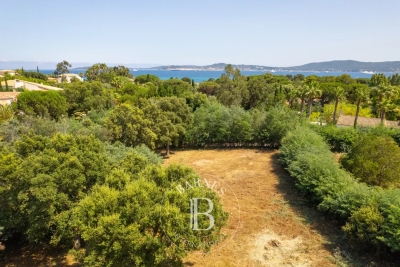 terrain &agrave; vendre face a la mer grimaud 