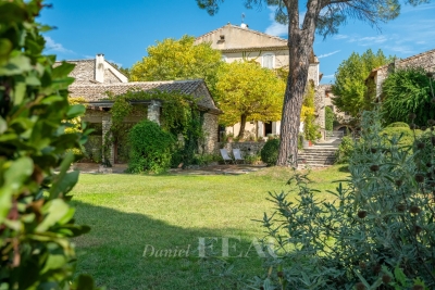 Maison à vendre à GORDES Montfavet Pericentre - 10 pièces - 320 m² 