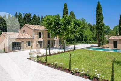 Maison à vendre à PLAN-D'ORGON Barry-Camas - 6 pièces - 197 m² 