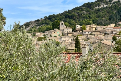 Maison à vendre à ROBION Grambois - 6 pièces - 181 m² 