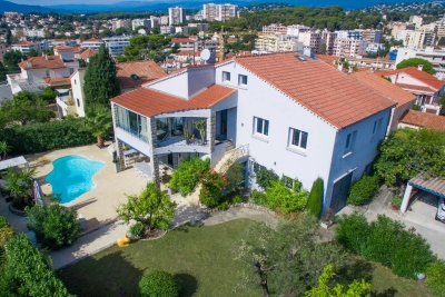 Maison à vendre parking jardin le cannet 