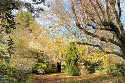 Maison à vendre à AIX-EN-PROVENCE Saint-Loup-Fardeloup - 5 pièces - 316 m² 