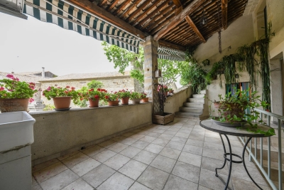 Maison à vendre à UZÈS  - 5 pièces - 246 m² 