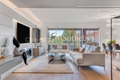Apartment for sale in ST-JEAN-CAP-FERRAT  - 3 rooms - 129 m² 