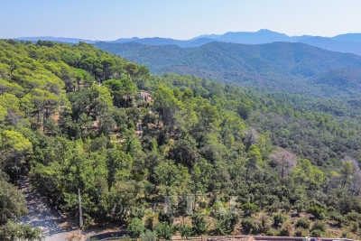 terrain à vendre à BAGNOLS-EN-FORÊT  - 1 pièces - 10000 m² 