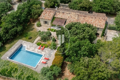 Maison &agrave; vendre &agrave; CABRIÈRES D'AVIGNON  - 7 pi&egrave;ces - 230 m&sup2; 