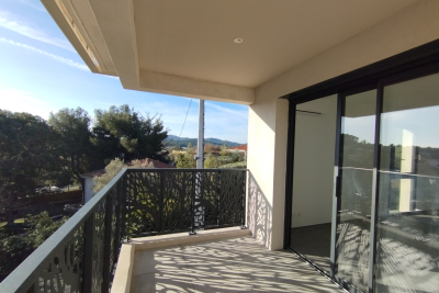 Appartement à vendre à SIX-FOURS-LES-PLAGES Maljournal-HLM Saint-Hermantaire - 3 pièces - 61 m² 