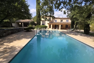 Maison à vendre piscine les tourrettes