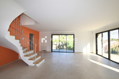 Maison à vendre à HYÈRES  - 4 pièces - 135 m² 