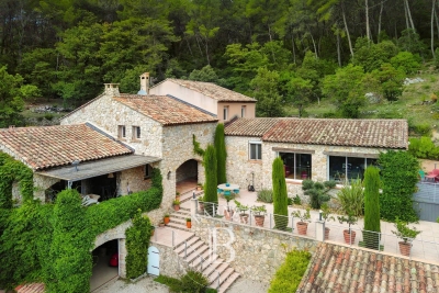 Maison à vendre à AURIOL  - 10 pièces - 300 m² 