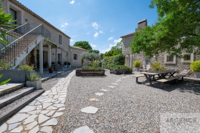 Maison à vendre à ST-MATHIEU-DE-TRÉVIERS  - 13 pièces - 366 m² 