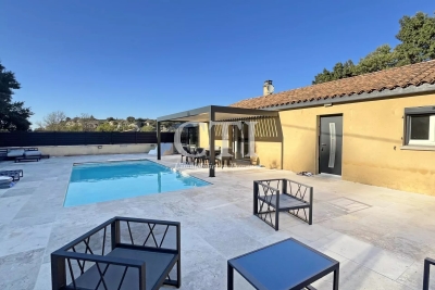 Maison à vendre à VAISON-LA-ROMAINE Le Beaucet - 4 pièces - 180 m² 