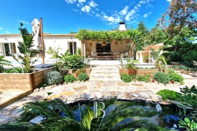 Maison à louer à GRIMAUD  - 5 pièces - 135 m² 
