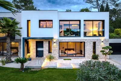 Maison à vendre à MOUGINS Peillon - 7 pièces - 300 m² 