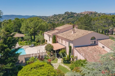 Maison à vendre à MOUGINS  - 13 pièces - 530 m² 