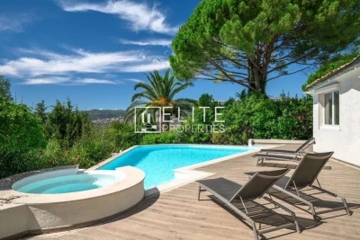 Maison &agrave; vendre &agrave; MOUANS-SARTOUX  - 10 pi&egrave;ces - 627 m&sup2; 
