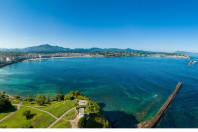 Maison à vendre à ST-JEAN-DE-LUZ  - 8 pièces - 280 m² 