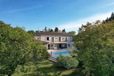 Maison à vendre à UZÈS  - 8 pièces - 259 m² 
