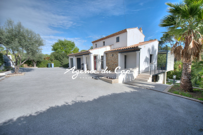 Maison à vendre à FRÉJUS Frejus Plage 1 - 7 pièces - 250 m² 