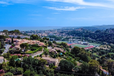 Maison &agrave; vendre &agrave; CAGNES-SUR-MER  - 7 pi&egrave;ces - 252 m&sup2; 