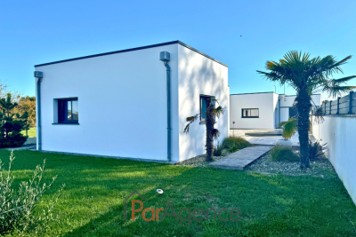 Maison à vendre à ST PALAIS SUR MER  - 5 pièces - 152 m² 