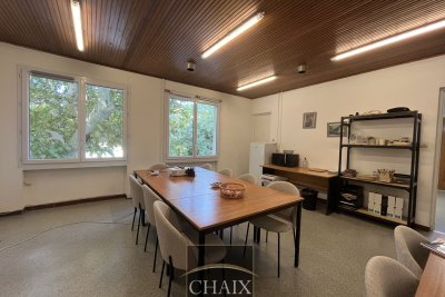 Commerce &agrave; louer &agrave; AUBAGNE Flammarion - 3 pi&egrave;ces - 180 m&sup2; 