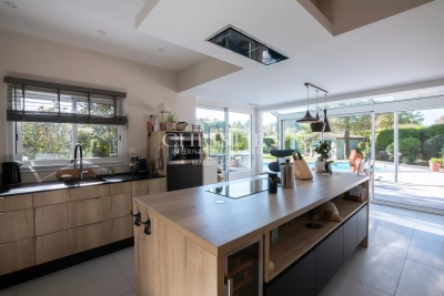 Maison &agrave; vendre &agrave; CESTAS  - 7 pi&egrave;ces - 190 m&sup2; 