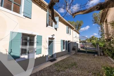 House for sale in MAUSSANE-LES-ALPILLES Farges-Perier - 7 rooms - 160 m² 